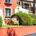 Nicoletta מלון סנטה מריה נברזה