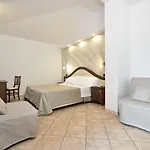 Nicoletta سانتا ماريا نافاريز