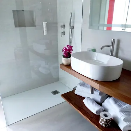 Nicoletta Hotell 3*