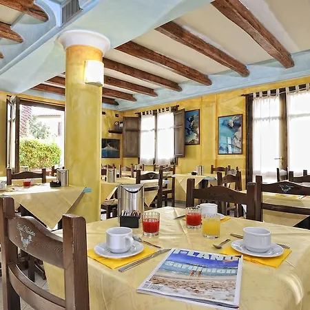 Nicoletta سانتا ماريا نافاريز